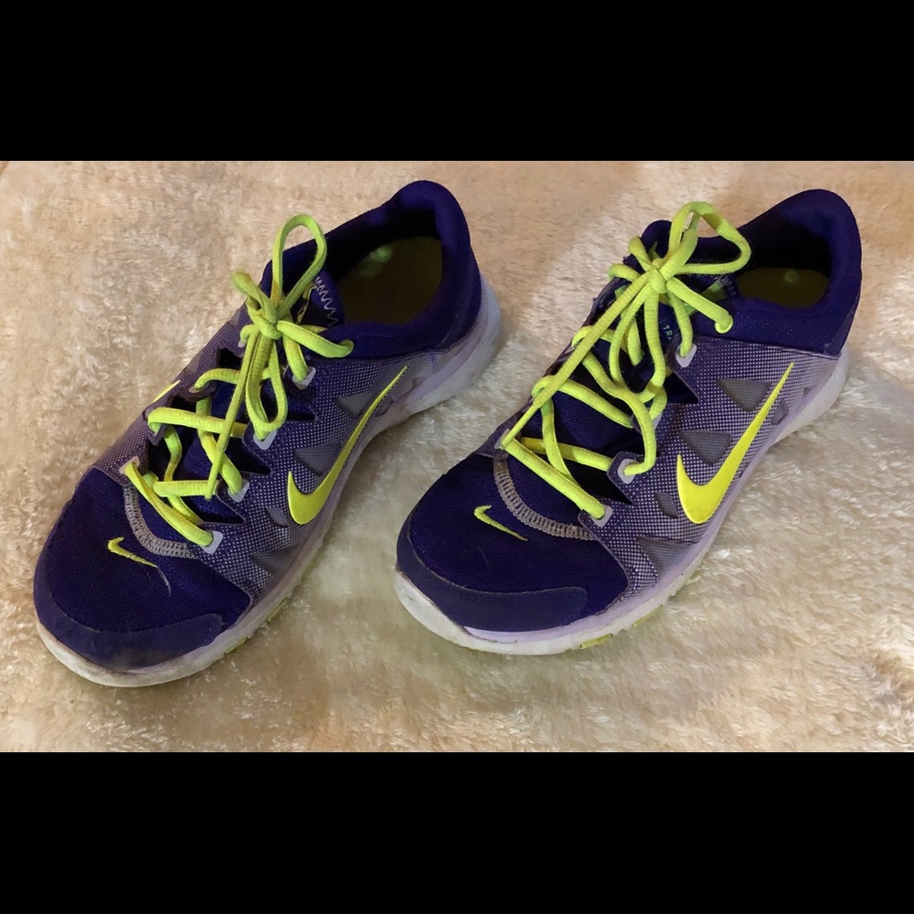 Nike Running Shoed some wear.